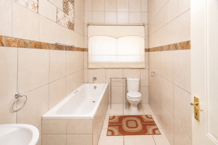 4 Bedroom Property for Sale in Kosmos Ridge North West
